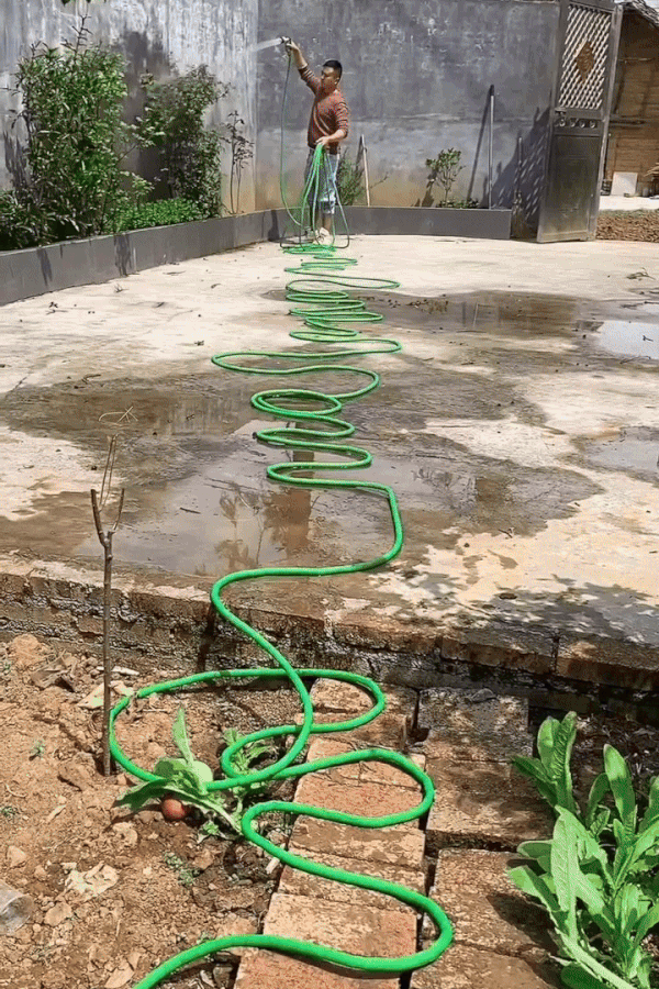 Expandable Garden Hose 100ft With Multi Function Spray Nozzle Gun